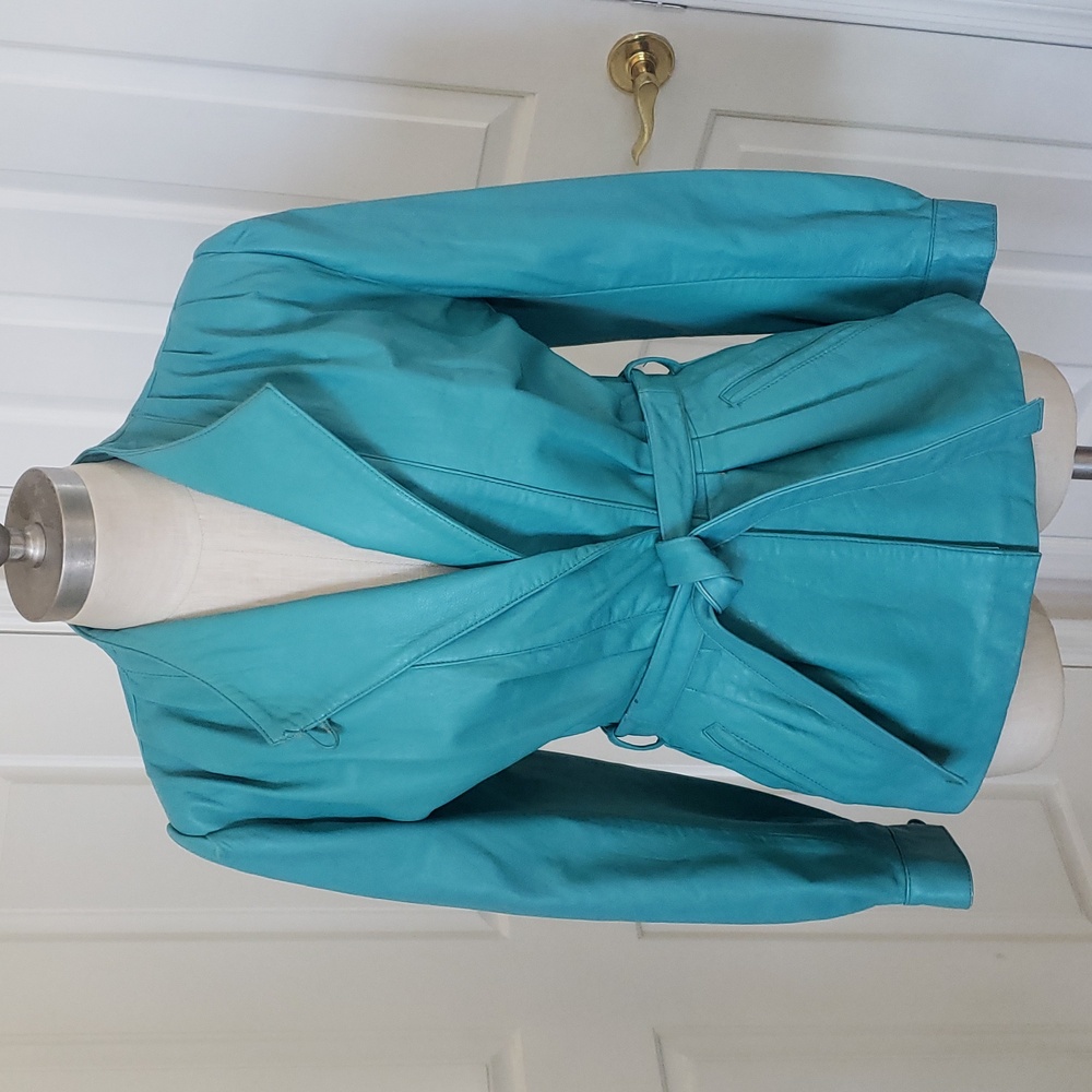 Vintage 80's Turquoise Leather Belted Jacket • Sculpted Shoulders • SIZE SMALL - Picture 3 of 16